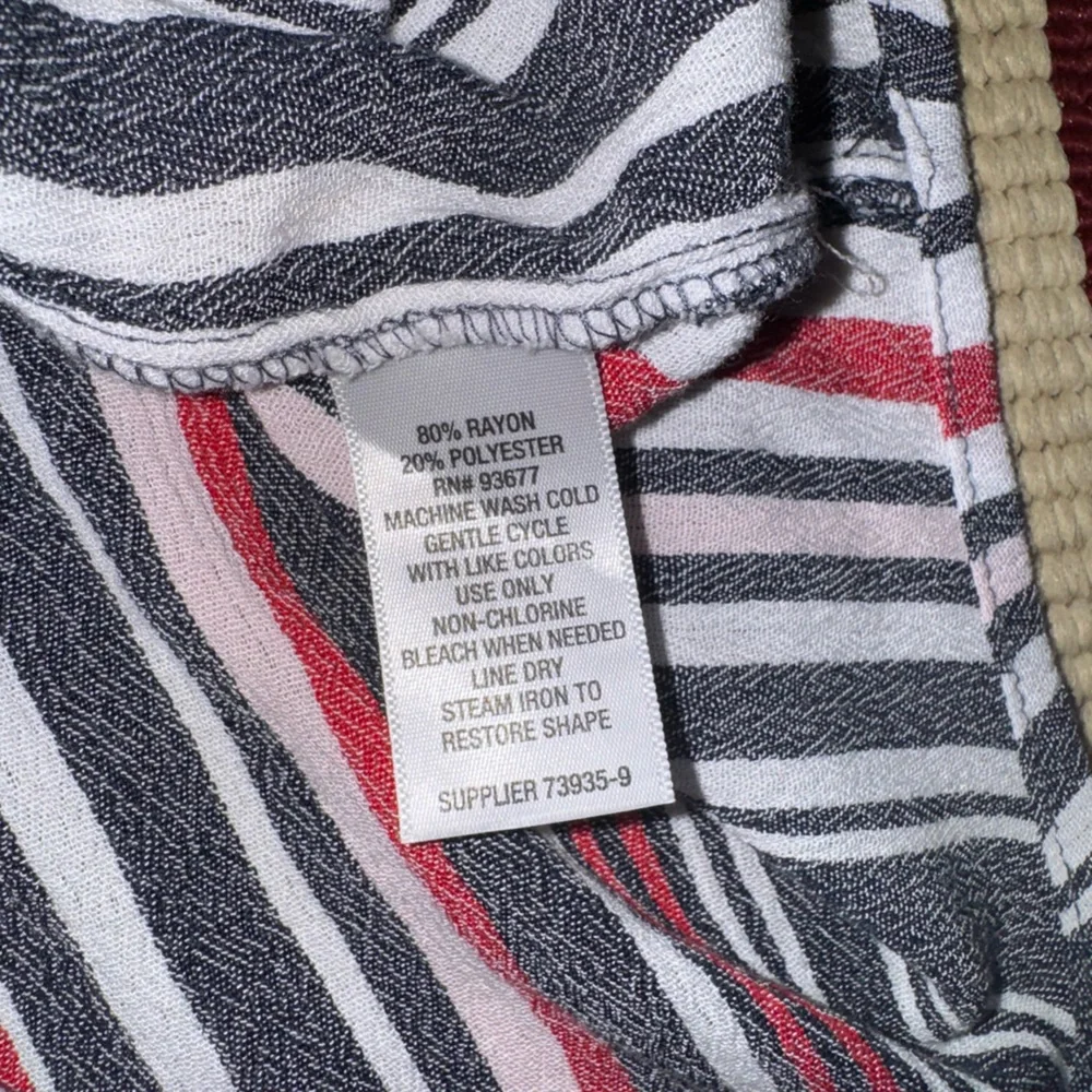 Button down top - Picture 4 of 5